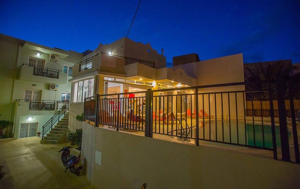 Malia Central Apartments Eksteriør bilde